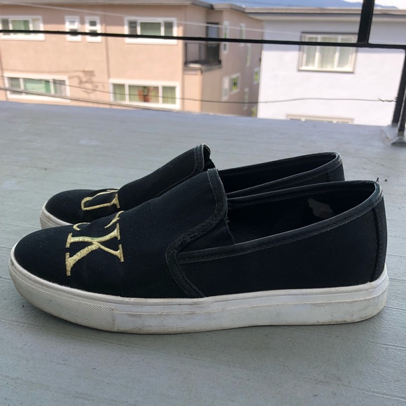 Shoes That Say It All - Picture 4 of 5